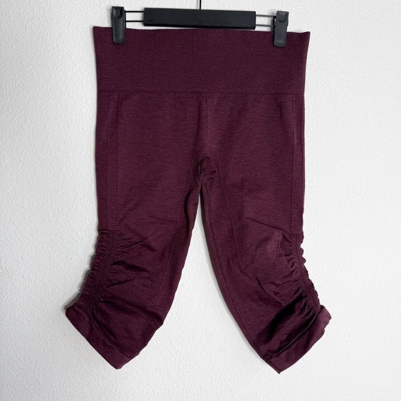 Lululemon ebb & flow maroon crop yoga leggings size 8 - Picture 2 of 5